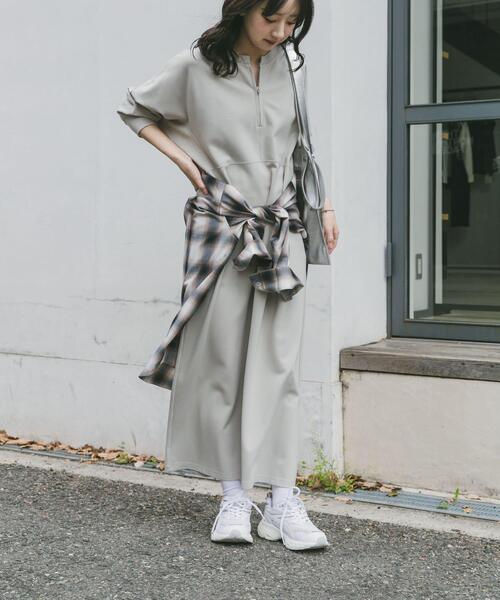 ITEMS URBANRESEARCH(アイテムズ アーバンリサーチ)の「ハーフジップドルマンワンピース(ワンピース・レディース・グレー系その他/ブラック/ブルー系その他・FREE)」の4枚目の写真