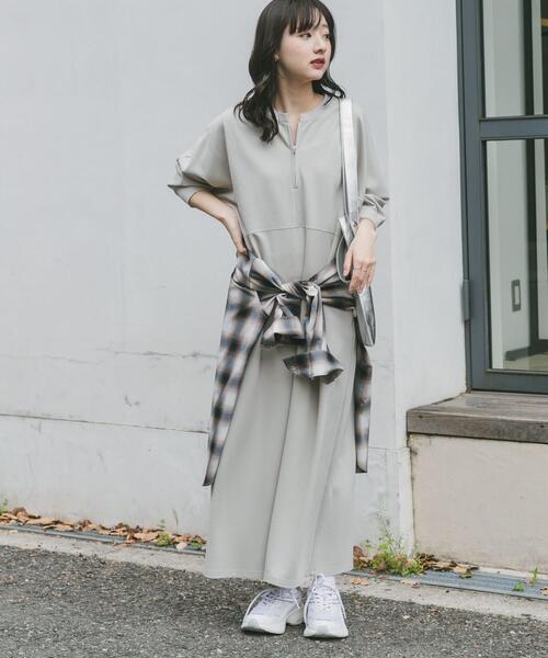 ITEMS URBANRESEARCH(アイテムズ アーバンリサーチ)の「ハーフジップドルマンワンピース(ワンピース・レディース・グレー系その他/ブラック/ブルー系その他・FREE)」の5枚目の写真