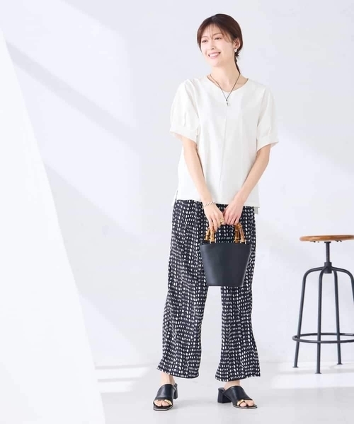 a.v.v（アーヴェヴェ）の「イージープリントワイドパンツ（その他パンツ・レディース・アイボリー/ブラック・38/40）」の3枚目の写真