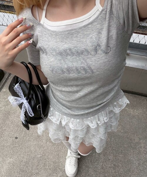 continuer de NICE CLAUP(コンティニューデナイスクラップ)の「裾レースキラキラロゴホルターT(Tシャツ/カットソー・レディース・ピンク/ブラック/トップグレー/その他11/ドット・FREE)」の3枚目の写真