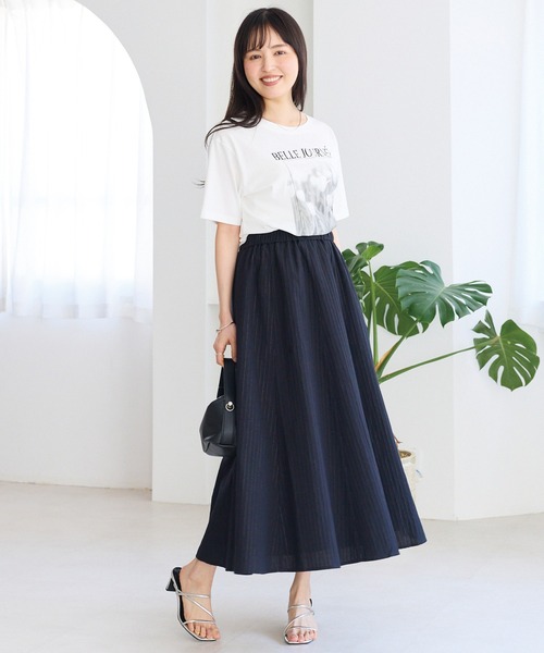 LAVEANGE（ラビアンジェ）の「ラメストライプフレアスカート｜歩くたびに美しく揺れる、上品なラメストライプ/ロング丈/Aライン/ウエストゴム/きれいめ（スカート・レディース・ブラック/グレー・LL/M/4L/3L）」の7枚目の写真