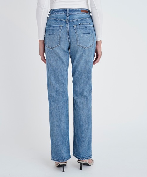YANUK(ヤヌーク)の「Low Rise スリムストレート "LOUISE"(デニムパンツ・レディース・ブルー・26inch/24inch/23inch/22inch/21inch/25inch)」の9枚目の写真