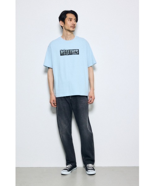 AZUL by moussy(アズールバイマウジー)の「ボックスロゴTシャツ 半袖 夏服 秋服 春服 ストリート系(Tシャツ/カットソー・メンズ・サックスブルー/ホワイト/ライトグレー・SMALL/MEDIUM/LARGE)」の4枚目の写真