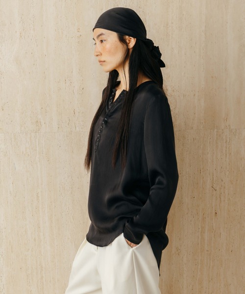CREDONA(クレドナ)の「CUPRO TOPS/キュプラトップス(Tシャツ/カットソー・レディース・チャコールグレー/アイボリー・FREE)」の9枚目の写真