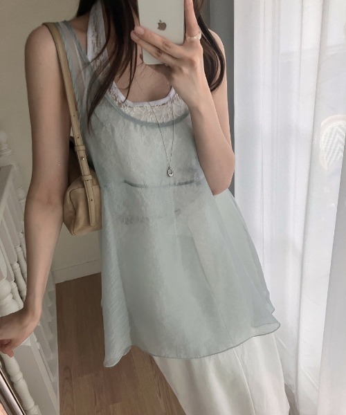 YUGA(ユーガ)の「YUGA_YGMC Korean-style Lace innerwear, sheer layered top(キャミソール・レディース・ライトグリーン/ホワイト/ボルドー・FREE)」の3枚目の写真
