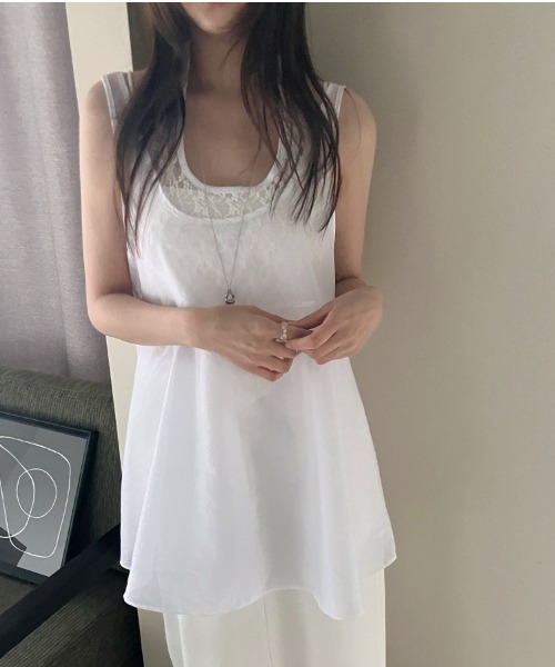 YUGA(ユーガ)の「YUGA_YGMC Korean-style Lace innerwear, sheer layered top(キャミソール・レディース・ライトグリーン/ホワイト/ボルドー・FREE)」の5枚目の写真