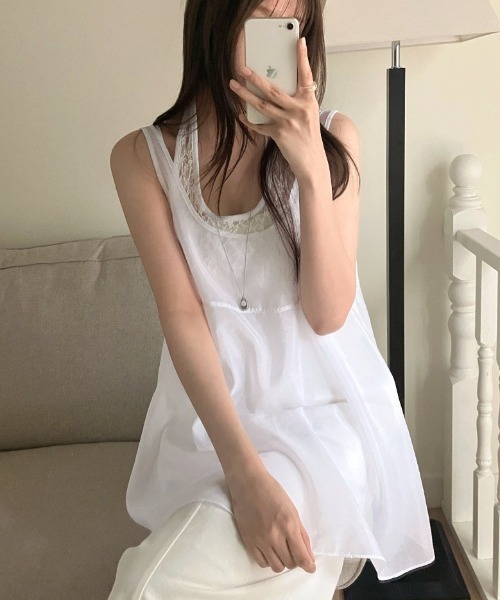 YUGA(ユーガ)の「YUGA_YGMC Korean-style Lace innerwear, sheer layered top(キャミソール・レディース・ライトグリーン/ホワイト/ボルドー・FREE)」の14枚目の写真