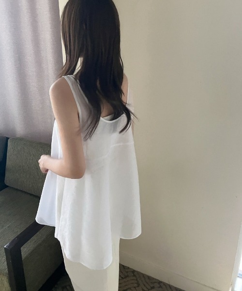 YUGA(ユーガ)の「YUGA_YGMC Korean-style Lace innerwear, sheer layered top(キャミソール・レディース・ライトグリーン/ホワイト/ボルドー・FREE)」の11枚目の写真