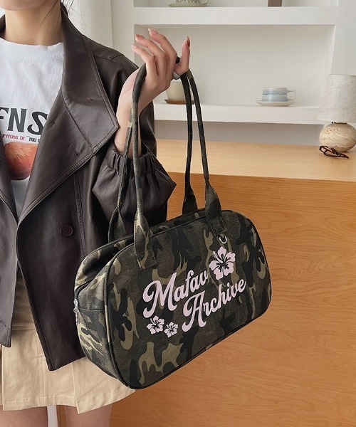 SHEPP(シープ)の「カモフラージュ ハイビスカス刺繍 ミニボストンバッグ(バックパック/リュック・レディース・カーキ/グリーン・F)」の4枚目の写真