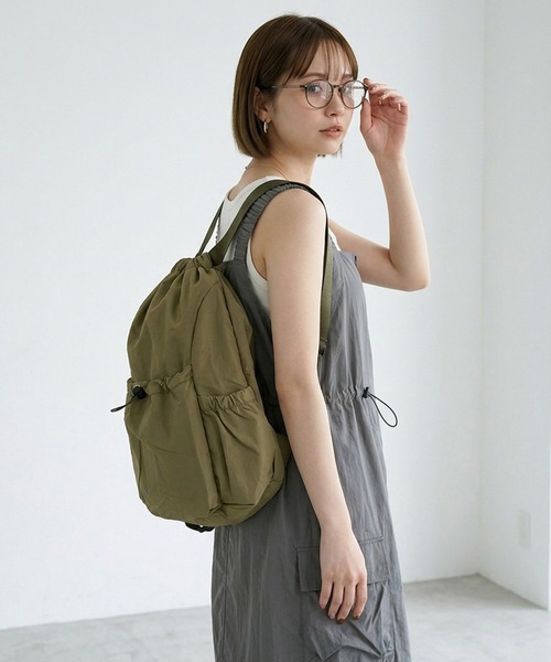 CRB(シーアールビー)の「ギャザーナップサック(バックパック/リュック・レディース・イエロー/ブラック/カーキ/パープル/アイボリー・F)」の3枚目の写真