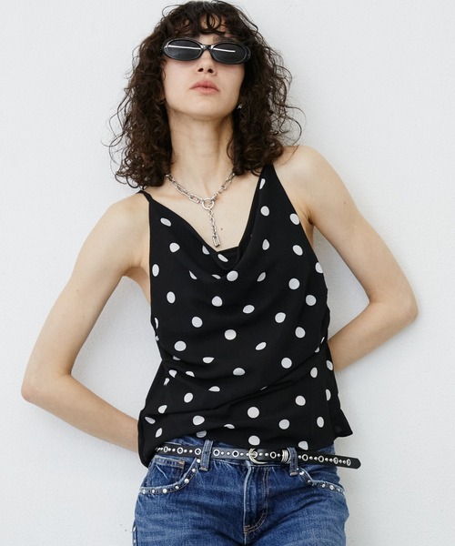 uyu.(ウユ)の「Polka Dot Pattern Halter Neck Camisole/ポルカドットホルターネックトップス(キャミソール・レディース・ブラウン/ブラック・FREE)」の9枚目の写真