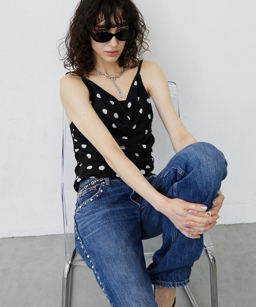 uyu.(ウユ)の「Polka Dot Pattern Halter Neck Camisole/ポルカドットホルターネックトップス(キャミソール・レディース・ブラウン/ブラック・FREE)」の13枚目の写真