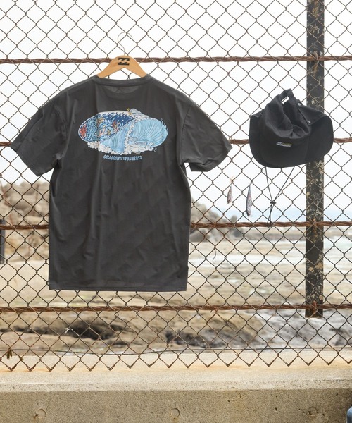 BILLABONG(ビラボン)の「BILLABONG メンズ MEGABASS SURF FLEX サーフTシャツ 【2026年夏モデル】(Tシャツ/カットソー・メンズ・ホワイト/ブラック系その他・LARGE/X-LARGE/MEDIUM)」の2枚目の写真
