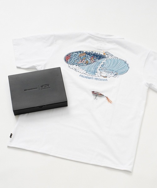 BILLABONG(ビラボン)の「BILLABONG メンズ MEGABASS SURF FLEX サーフTシャツ 【2026年夏モデル】(Tシャツ/カットソー・メンズ・ホワイト/ブラック系その他・LARGE/X-LARGE/MEDIUM)」の1枚目の写真