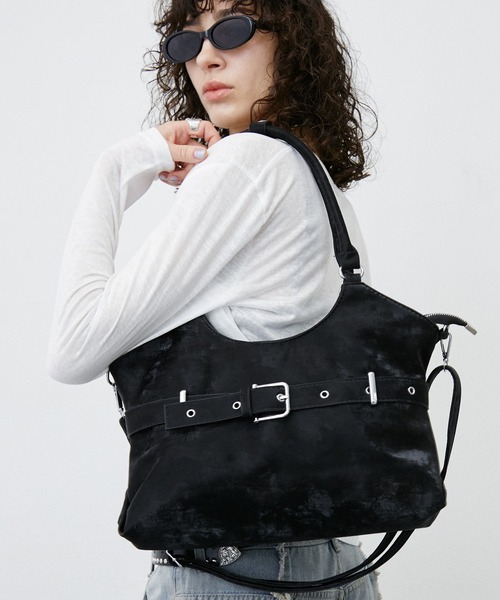 uyu.(ウユ)の「ベルトバックルトートバッグ/ショルダーバッグ/クラッシュ加工(トートバッグ・レディース・シルバー/ブラック/ブルー・FREE)」の16枚目の写真