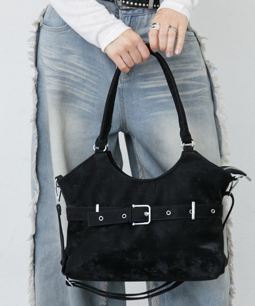 uyu.(ウユ)の「ベルトバックルトートバッグ/ショルダーバッグ/クラッシュ加工(トートバッグ・レディース・シルバー/ブラック/ブルー・FREE)」の6枚目の写真