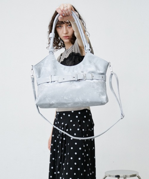 uyu.(ウユ)の「ベルトバックルトートバッグ/ショルダーバッグ/クラッシュ加工(トートバッグ・レディース・シルバー/ブラック/ブルー・FREE)」の19枚目の写真