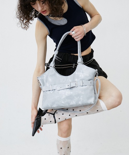 uyu.(ウユ)の「ベルトバックルトートバッグ/ショルダーバッグ/クラッシュ加工(トートバッグ・レディース・シルバー/ブラック/ブルー・FREE)」の20枚目の写真