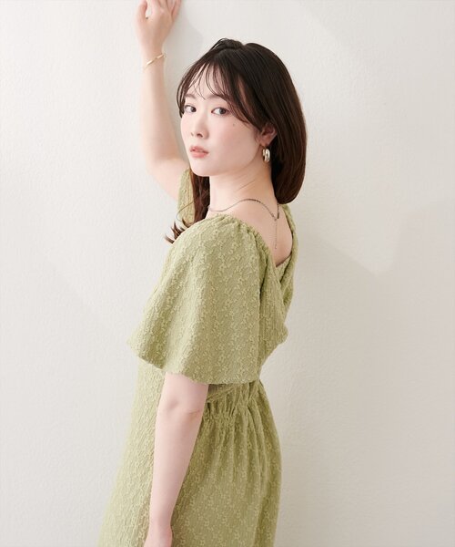 natural couture(ナチュラルクチュール)の「〈mizu〉後ろねじりふくれジャガードワンピース(ワンピース・レディース・グリーン/アイボリー/ブラック・FREE)」の12枚目の写真