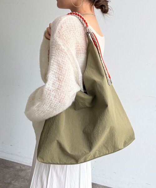 DouDou（ドゥドゥ）の「【WEB限定】トライアングルバッグ（ショルダーバッグ・レディース・ブラック/ライトベージュ/カーキ/バーガンディー/ブラウン・FREE）」の16枚目の写真