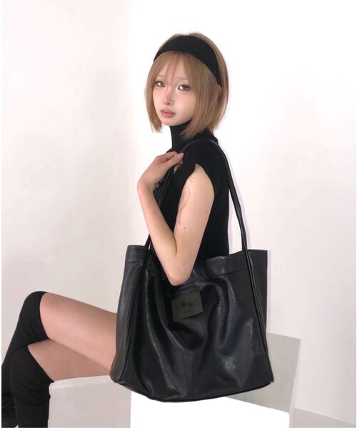 COIRIS（コイリス）の「[ポーチプレゼント] ルービックスレザーショルダーバッグ（ショルダーバッグ・レディース・ブラック・FREE）」の12枚目の写真