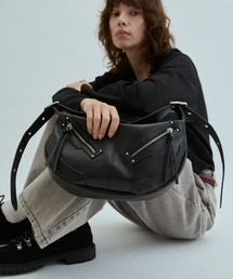 【UNISEX】Studs half moon shoulder bag / スタッズハーフムーンショルダーバッグ