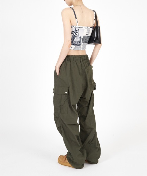 raucohouse(ラウコハウス)の「ナイロンスナップワイドカーゴパンツ(カーゴパンツ・レディース・ブラック/カーキ・S/M)」の5枚目の写真
