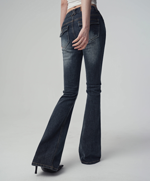 AVANDRESS（アバンドレス ）の「シャドウラインブーツカットパンツ_2カラー（デニムパンツ・レディース・ブルー/ブラック・SMALL/LARGE/MEDIUM）」の3枚目の写真
