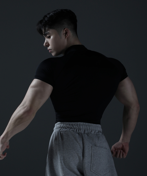 CARMID（カミド）の「コンプレッションモックネック半袖[ブラック]（Tシャツ/カットソー・メンズ・その他・1/2/3）」の6枚目の写真