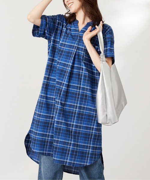 BELLUNA PLUS(ベルーナ)の「夏映え!スキッパー衿ワンピース(ワンピース・レディース・グリーン系/コーラル/ブルー系・LARGE/MEDIUM/X-LARGE)」の3枚目の写真
