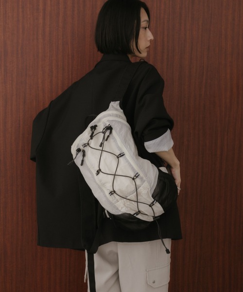 ANF.MUU(アンフムー)の「コードデザインナイロンバックパック(バックパック/リュック・レディース・グレー/ブラック/アイボリー・FREE)」の7枚目の写真