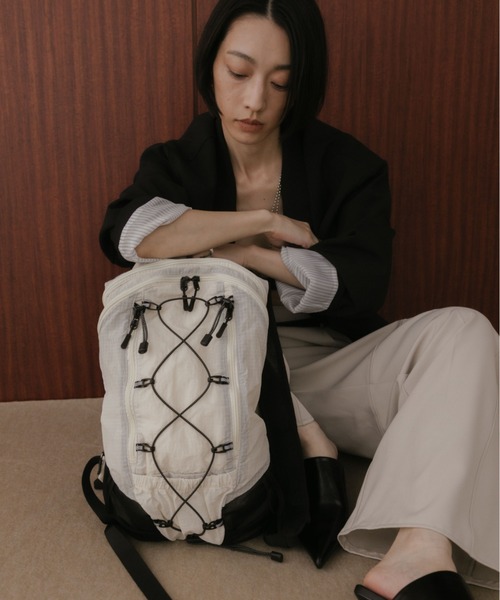 ANF.MUU(アンフムー)の「コードデザインナイロンバックパック(バックパック/リュック・レディース・グレー/ブラック/アイボリー・FREE)」の8枚目の写真