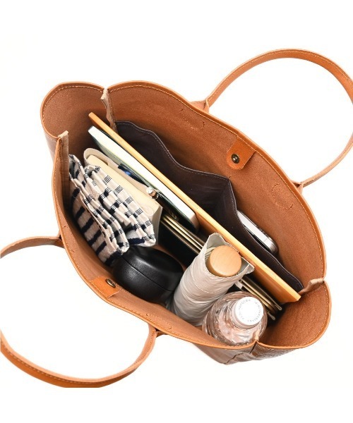 CLEDRAN（クレドラン）の「【本ヌメ革　A4対応】CL4010 NOS CLASSIC TOTE（トートバッグ・レディース・キャメル/ブラック・FREE）」の8枚目の写真