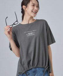 【洗濯機可/体型カバー】プリントデザインが目を惹く 裾シャーリングTシャツ