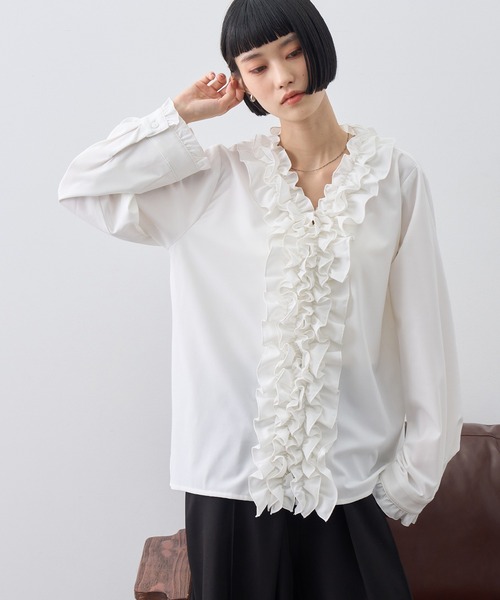 NOGLE（ノグル）の「【NOGLE/ノグル】フロントラッフルフリルシャツカーデ（カーディガン/ボレロ・レディース・ブラック/ホワイト・FREE）」の2枚目の写真