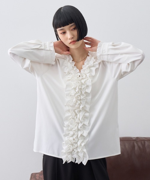 NOGLE（ノグル）の「【NOGLE/ノグル】フロントラッフルフリルシャツカーデ（カーディガン/ボレロ・レディース・ブラック/ホワイト・FREE）」の18枚目の写真