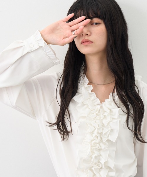 NOGLE（ノグル）の「【NOGLE/ノグル】フロントラッフルフリルシャツカーデ（カーディガン/ボレロ・レディース・ブラック/ホワイト・FREE）」の8枚目の写真
