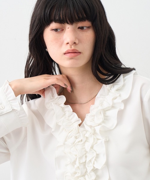 NOGLE（ノグル）の「【NOGLE/ノグル】フロントラッフルフリルシャツカーデ（カーディガン/ボレロ・レディース・ブラック/ホワイト・FREE）」の9枚目の写真