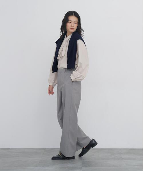 human woman(ヒューマンウーマン)の「◆【名品 / マルチサイズ / ウォッシャブル】シャークスキン強撚バックルパンツ(その他パンツ・レディース・ベージュ系その他3/グレー/ブラウン・MEDIUM/LARGE/SMALL)」の8枚目の写真