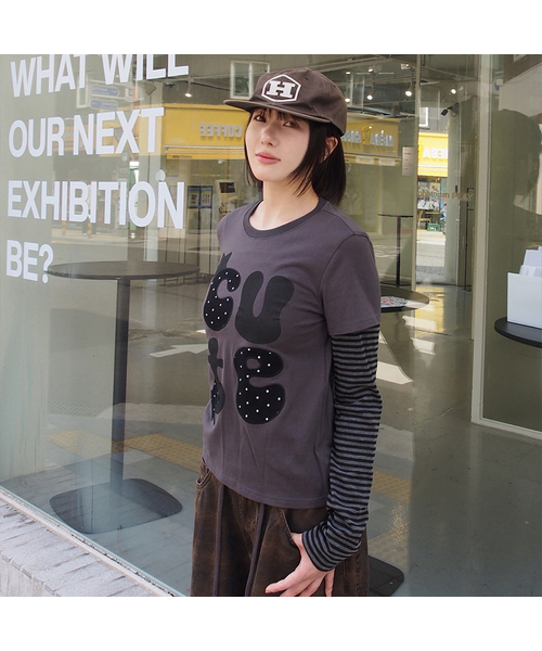 KKEEE(ケーケーイーイー)の「ジャストキュートレイヤード長袖Tシャツ(2カラー)(Tシャツ/カットソー・レディース・チャコール/ライトグレー・FREE)」の1枚目の写真