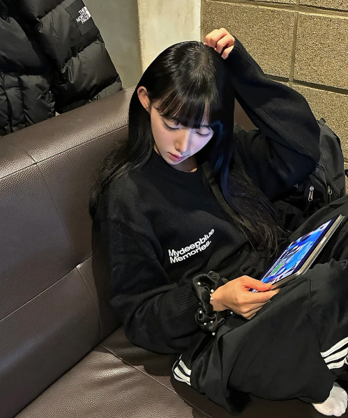 mydeepbluememories（マイディープブルーメモリーズ）の「(NT) MM SYMBOL LOGO KNIT (BLACK)（ニット/セーター・レディース・その他・FREE）」の2枚目の写真