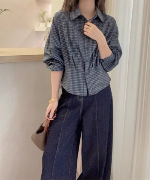 LUCPY（ラクピー）の「ウエストタックチェックシャツ（シャツ/ブラウス・レディース・ブラック・XX-LARGE/X-LARGE/LARGE/MEDIUM）」の4枚目の写真
