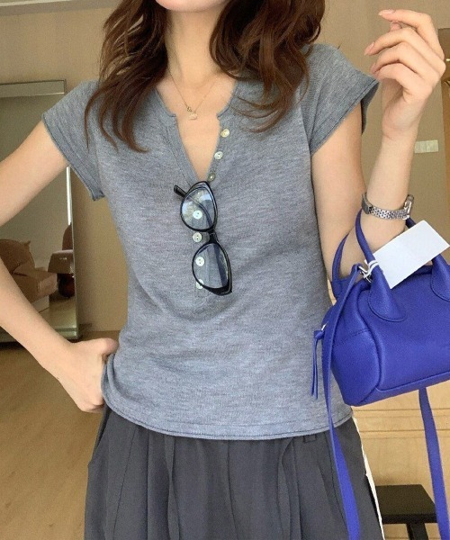Miniministore(ミニミニストア)の「ニットトップス 半袖Vネックサマーニット(Tシャツ/カットソー・レディース・ライトブルー/グレー/ピンク/ブラック/ホワイト・FREE)」の3枚目の写真