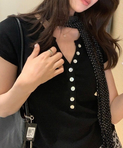 Miniministore(ミニミニストア)の「ニットトップス 半袖Vネックサマーニット(Tシャツ/カットソー・レディース・ライトブルー/グレー/ピンク/ブラック/ホワイト・FREE)」の7枚目の写真