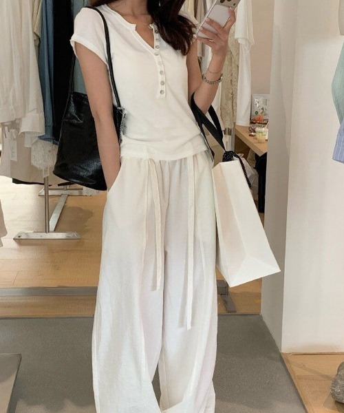Miniministore(ミニミニストア)の「ニットトップス 半袖Vネックサマーニット(Tシャツ/カットソー・レディース・ライトブルー/グレー/ピンク/ブラック/ホワイト・FREE)」の8枚目の写真