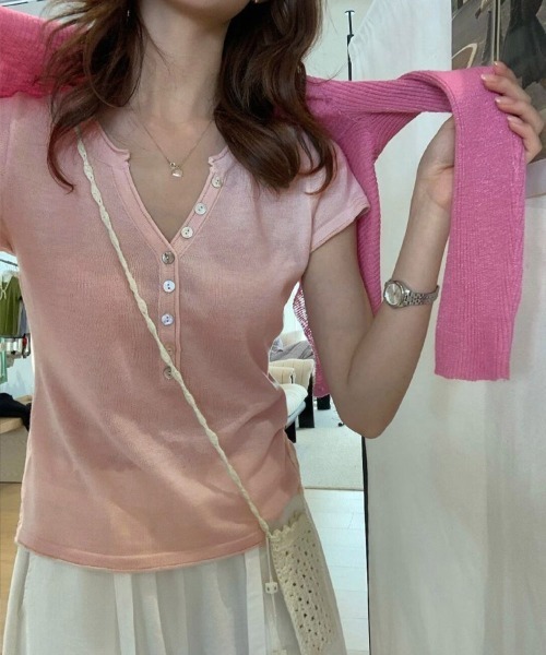 Miniministore(ミニミニストア)の「ニットトップス 半袖Vネックサマーニット(Tシャツ/カットソー・レディース・ライトブルー/グレー/ピンク/ブラック/ホワイト・FREE)」の18枚目の写真