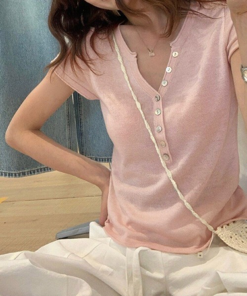 Miniministore(ミニミニストア)の「ニットトップス 半袖Vネックサマーニット(Tシャツ/カットソー・レディース・ライトブルー/グレー/ピンク/ブラック/ホワイト・FREE)」の19枚目の写真