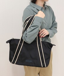 fredy emue（フレディエミュ）の「OUTDOOR PRODUCTS　ボートシェイプトートLポーチ付（ショルダーバッグ・レディース）」