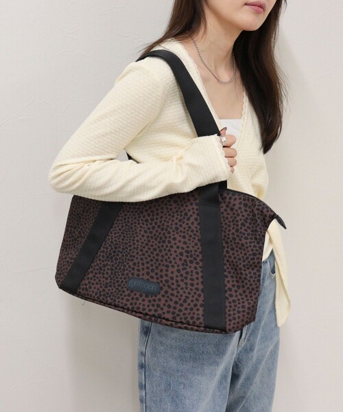 OUTDOOR PRODUCTS(アウトドアプロダクツ)の「【OUTDOOR PRODUCTS】ボートシェイプトートバッグLポーチ付(トートバッグ・レディース・ブラック・FREE)」の2枚目の写真
