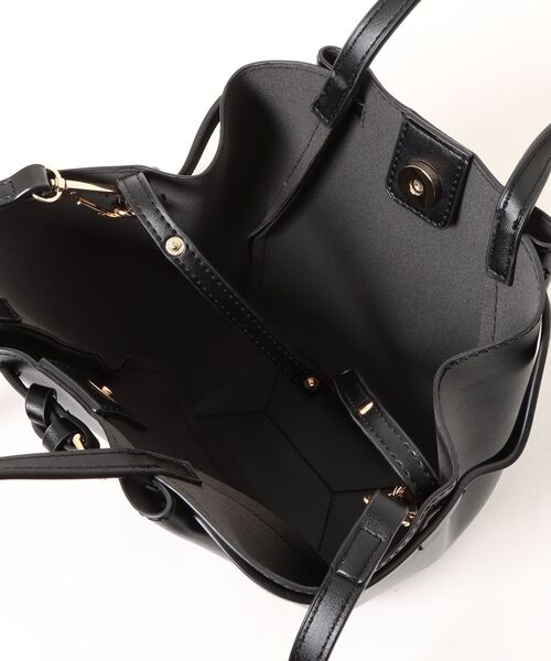 natural couture(ナチュラルクチュール)の「【ZOZO限定】2WAYフェイクレザーバッグ(ショルダーバッグ・レディース・アイボリー/ブラック/ブラウン・FREE)」の6枚目の写真